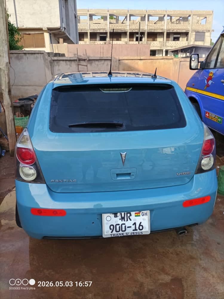 Pontiac Vibe 2010 model 2