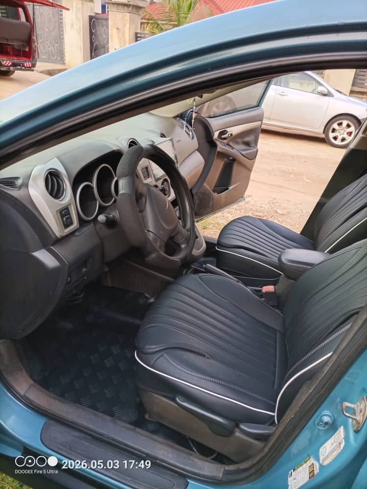 Pontiac Vibe 2010 model 5