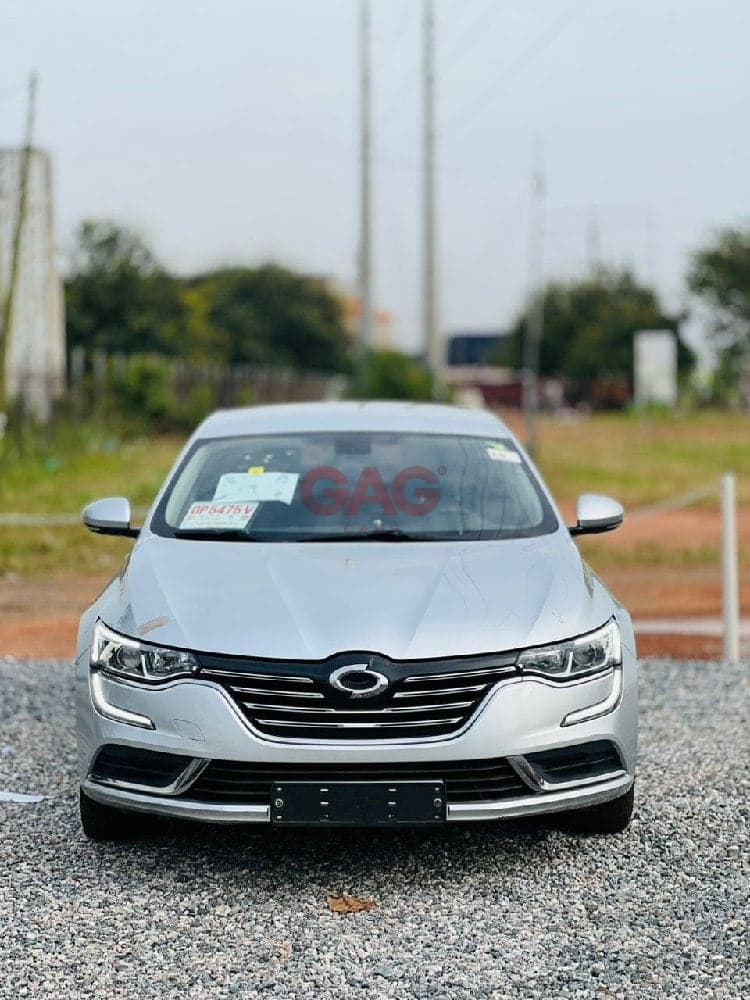 RENAULT SM6